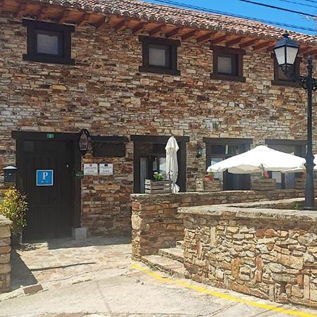 Posada De Serrada Serrada de la Fuente Zewnętrze zdjęcie